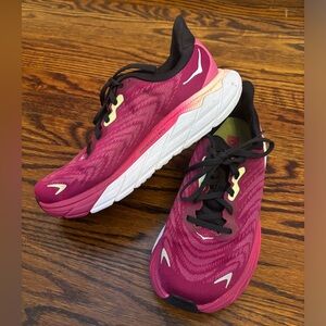 Hoka Arahi 6, Running Shoe, Pink, Black and White, Size 7
